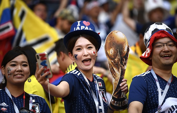 コロンビアは試合に負けただけではない 試合後にゴミ拾いをした日本代表サポーター に絶賛の声 Theworld ザ ワールド 世界中のサッカーを楽しもう