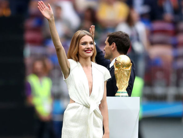 ロシアw杯を彩る美女 開会式 開幕戦で盛り上がった大会初日 Theworld ザ ワールド 世界中のサッカーを楽しもう