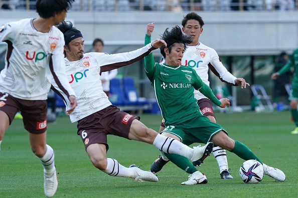 2試合連続弾の大卒ルーキー 佐藤凌我 豊富な運動量で攻守に起点となる選手へ Theworld ザ ワールド 世界中のサッカーを楽しもう