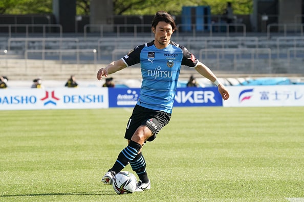 ドリブラーにも司令塔にもなれる35歳 家長昭博は川崎の黄金時代へのラストピースとなった Theworld ザ ワールド 世界中のサッカーを楽しもう