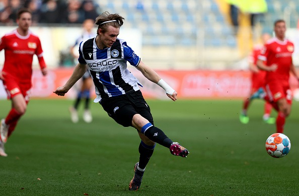 奥川雅也得点量産の裏にいるパサーの存在 ビーレフェルトを支える オーストリア の至宝 は降格危機を救えるか Theworld ザ ワールド 世界中のサッカーを楽しもう