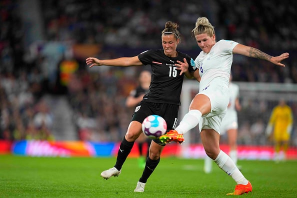 女子サッカーはまだ盛り上がらない Euro開催中も まだ非常に遅い 単純なミスが目立つ と指摘も Theworld ザ ワールド 世界中のサッカー を楽しもう