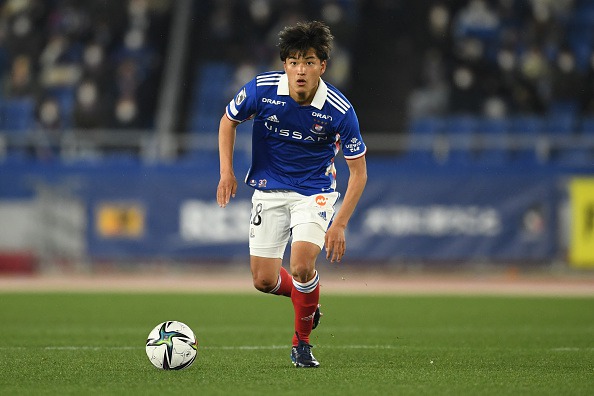 Mf山根陸が広島のハイプレスを無効化し勝利に貢献 上位対決で抜擢された18歳が見せる 大ベテランのような落ち着き Theworld ザ ワールド 世界中のサッカーを楽しもう Mf山根陸が広島のハイプレスを無効化し勝利に貢献 上位対決で抜擢された18歳が見せる 大ベテランのような落ち着き Theworld ザ ワールド 世界中のサッカーを楽しもう