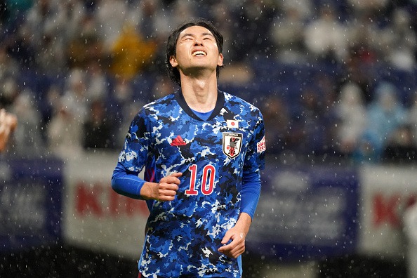 前田が示した 守備的cf の機能性 出番なき背番号10は新境地で評価逆転となる Theworld ザ ワールド 世界中のサッカーを楽しもう