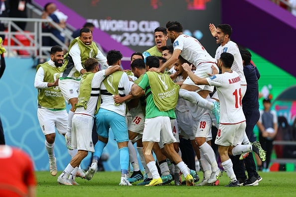 W杯マッチ17 猛攻続けたイランが終盤に結実 Gk退場のウェールズを退け決勝tへ望みつなぐ初勝利 Theworld ザ ワールド 世界中のサッカー を楽しもう