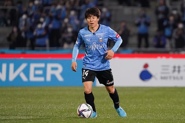 打ち抜いたミドルで先制点を決めた 川崎の14番 王座奪還へ司令塔がチームの中心となる Theworld ザ ワールド 世界中のサッカーを楽しもう 打ち抜いたミドルで先制点を決めた 川崎の14番 王座奪還へ司令塔がチームの中心となる Theworld ザ ワールド 世界中のサッカーを楽しもう