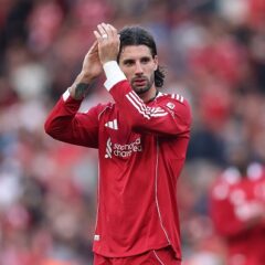 縦横無尽の活躍見せるショボスライ　ファン大絶賛でジェラードとの比較も「リヴァプールの鼓動」「次のスティービー・G」