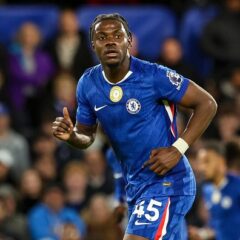 わずか8分で負傷交代のチェルシーMFは戦力にならないのか　「サッカー界最悪の負傷歴の1つ」「呪われている」