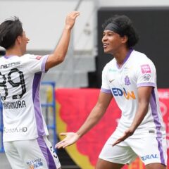 サンフレッチェ広島が3年ぶりに王座奪還! 中野就斗が驚異のロングスローから2得点を演出、柏を撃破しルヴァンカップ王者に輝く