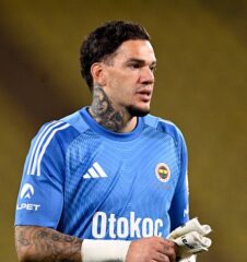 エデルソンが見せた“優しさ”　聴覚障がいのエスコートキッズへ贈った手話が反響を呼ぶ