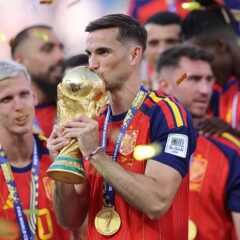 ワールドカップ優勝を果たしたスペイン代表MFたち。報酬はなんとトマト153kg!?