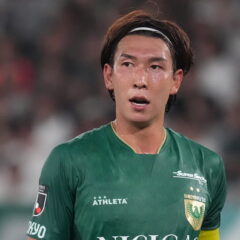 「何回ミスしてもいい。その代わりに挑戦し続けてくれ」東京V林尚輝が急きょ先発の食野壮磨にかけた言葉　離脱者多数で感じていた“このメンバーで勝つ意味”